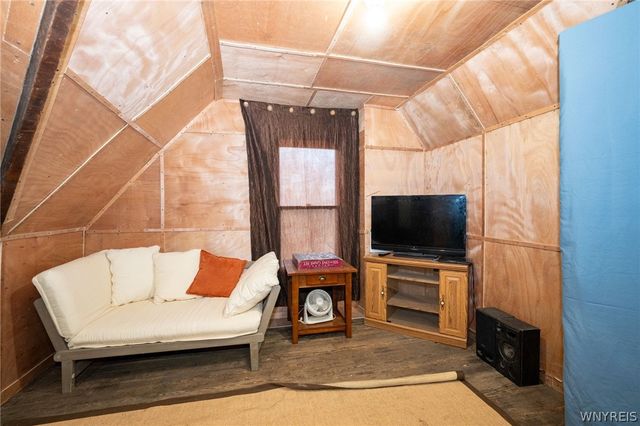 734 Willow Avenue, Niagara Falls, NY 14305