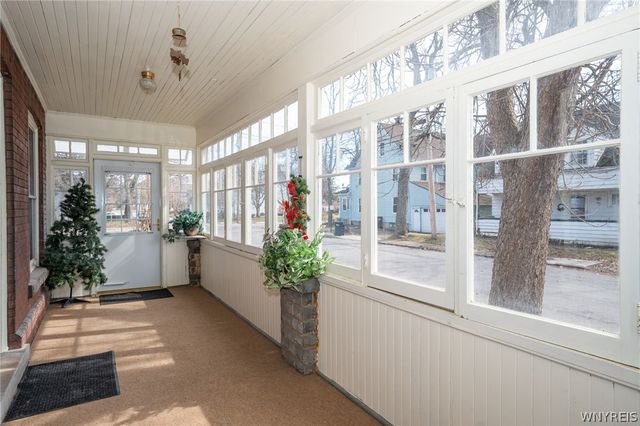 734 Willow Avenue, Niagara Falls, NY 14305