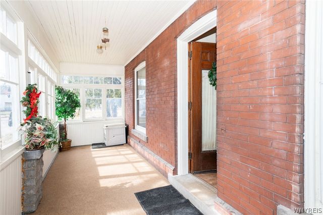 734 Willow Avenue, Niagara Falls, NY 14305