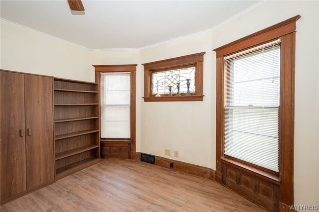 734 Willow Avenue, Niagara Falls, NY 14305