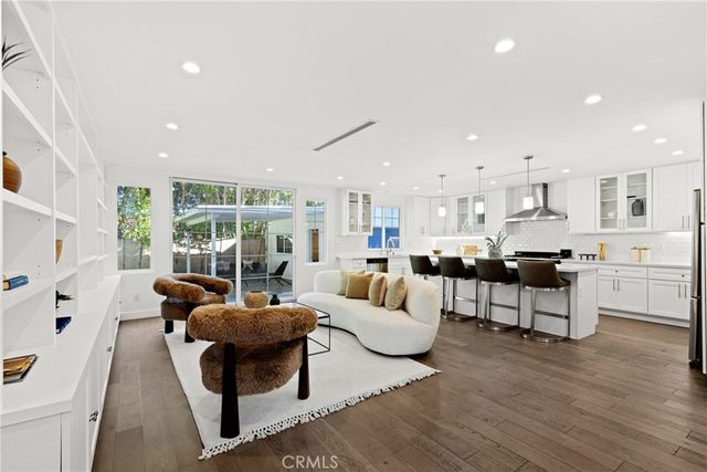 5114 Cedros Avenue, Sherman Oaks, CA 91403