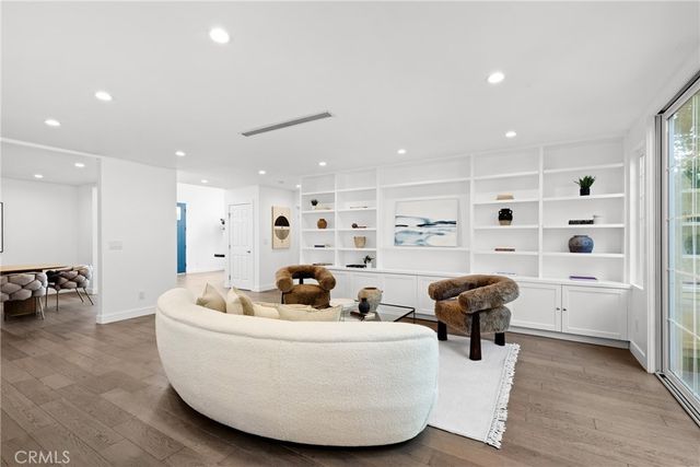 5114 Cedros Avenue, Sherman Oaks, CA 91403