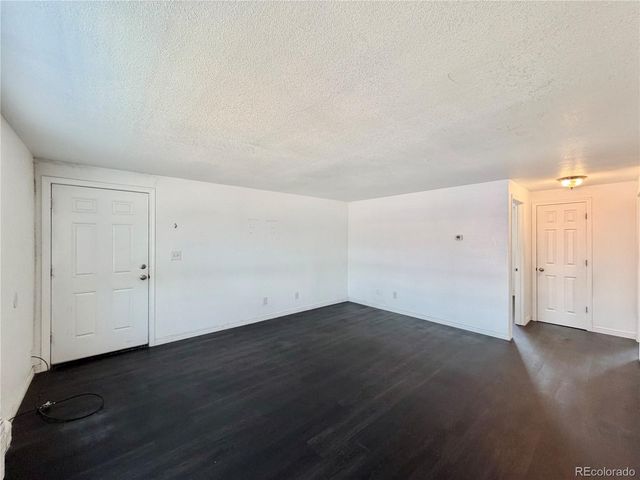 1080 S Eliot Street 204, Denver, CO 80219