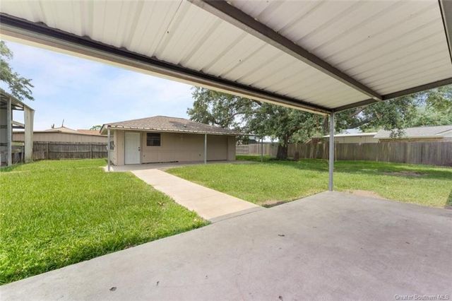 6818 Sun Meadow Lane, Lake Charles, LA 70605