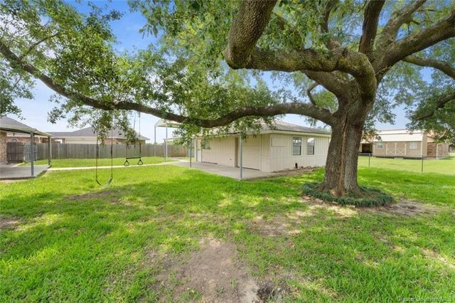 6818 Sun Meadow Lane, Lake Charles, LA 70605