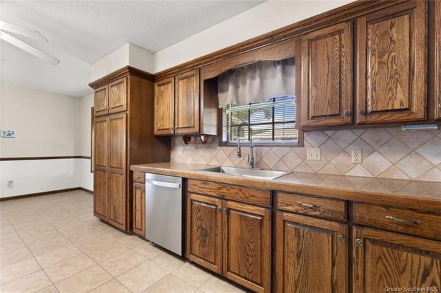 6818 Sun Meadow Lane, Lake Charles, LA 70605