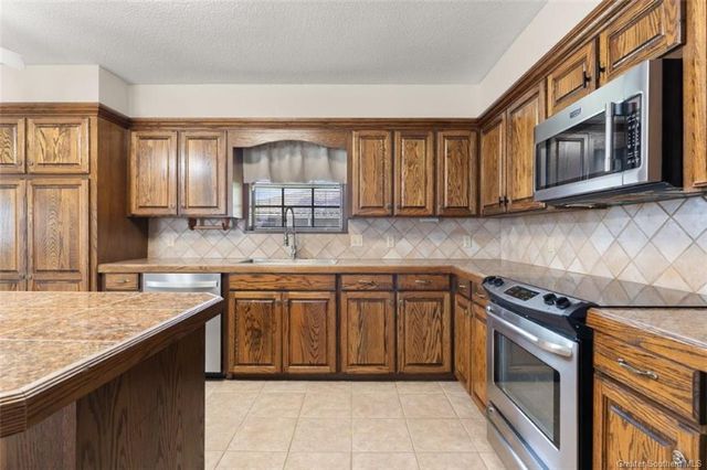 6818 Sun Meadow Lane, Lake Charles, LA 70605