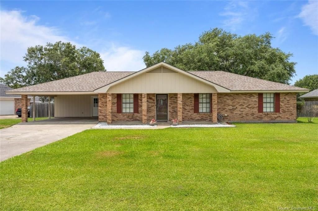 6818 Sun Meadow Lane, Lake Charles, LA 70605