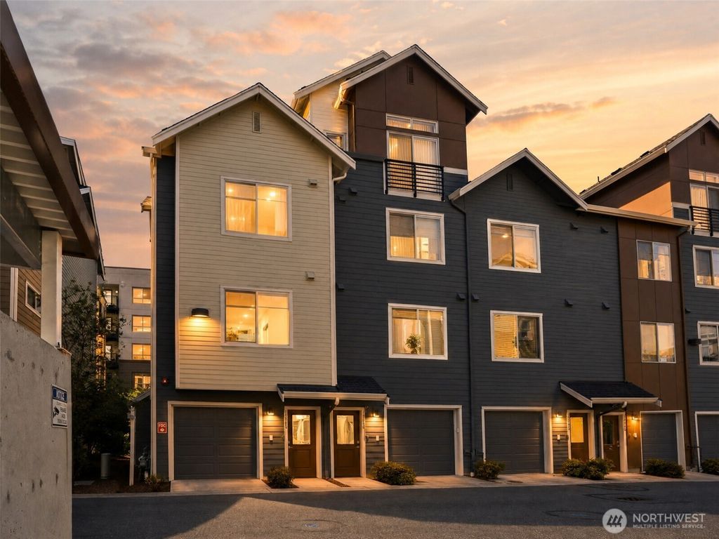 15865 NE 14th Road, Bellevue, WA 98008