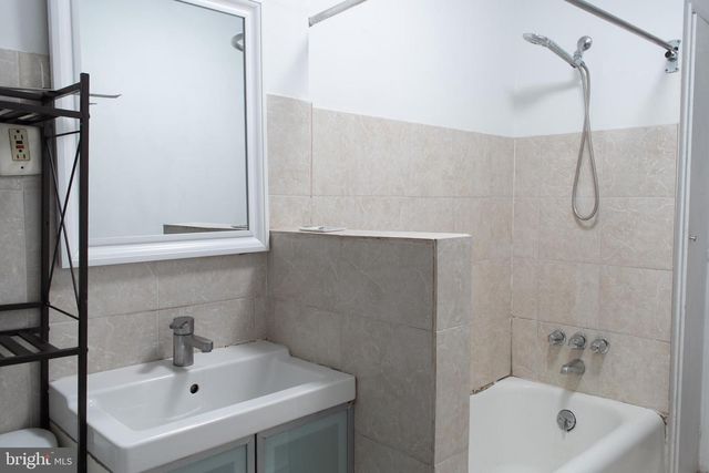 5841 N 12TH ST, Philadelphia, PA 19141