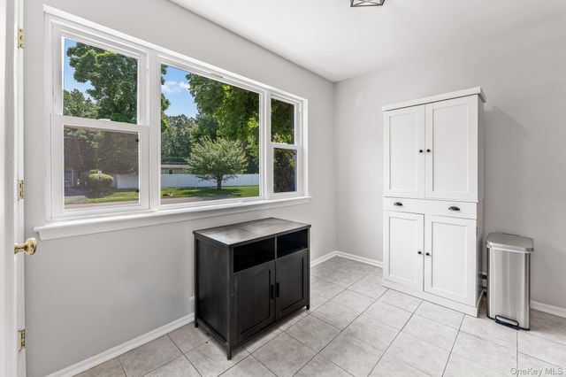 10 Roundtree Court, Beacon, NY 12508