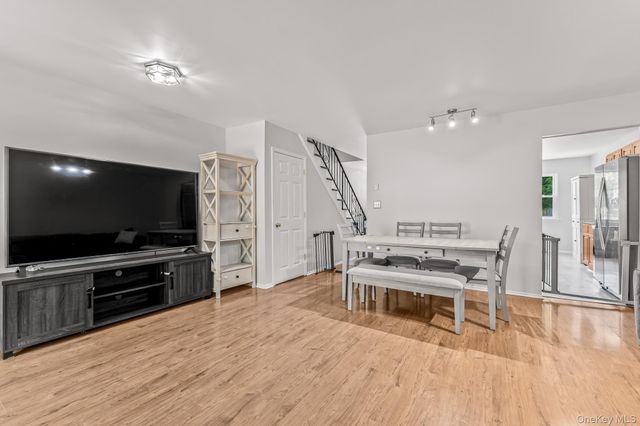 10 Roundtree Court, Beacon, NY 12508