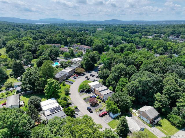 10 Roundtree Court, Beacon, NY 12508