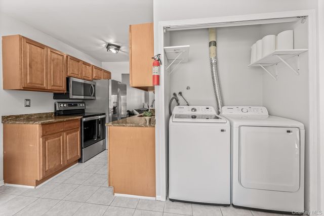 10 Roundtree Court, Beacon, NY 12508