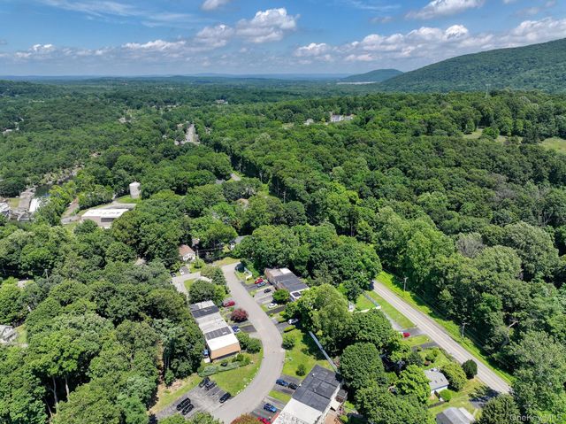 10 Roundtree Court, Beacon, NY 12508