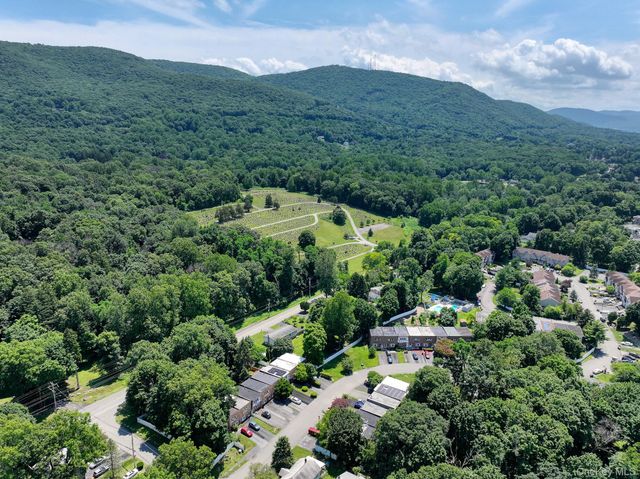 10 Roundtree Court, Beacon, NY 12508