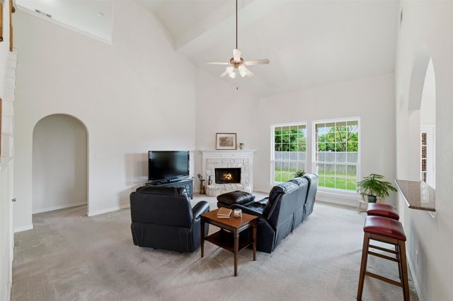 5800 Wester Way Drive, Arlington, TX 76013