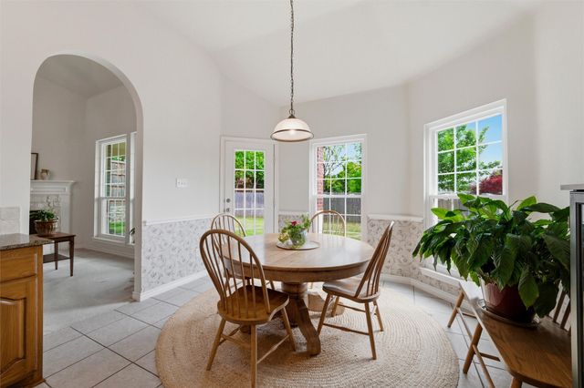 5800 Wester Way Drive, Arlington, TX 76013