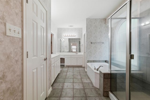 5800 Wester Way Drive, Arlington, TX 76013