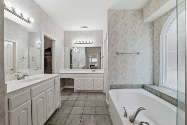 5800 Wester Way Drive, Arlington, TX 76013