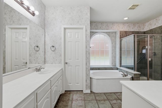 5800 Wester Way Drive, Arlington, TX 76013