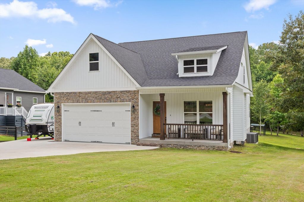 3767 Lee Pike, Soddy Daisy, TN 37379
