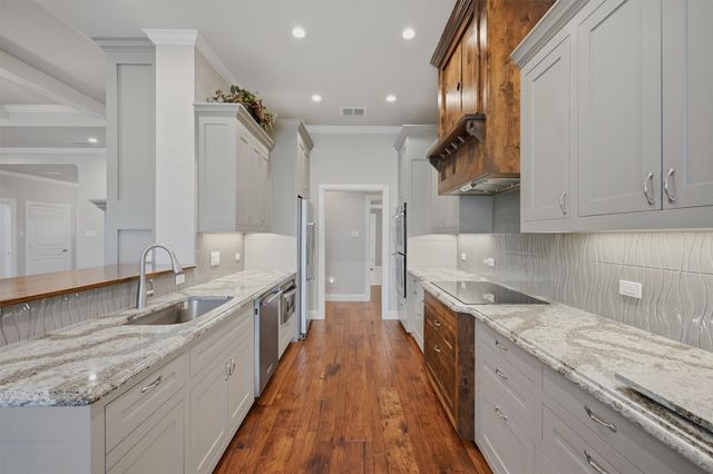 121 Bowie Drive, Gainesville, TX 76240