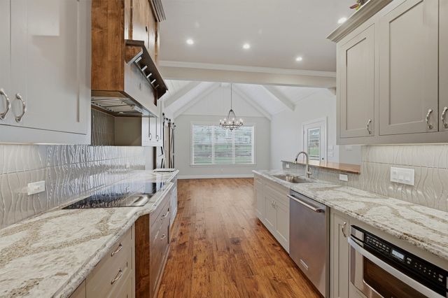 121 Bowie Drive, Gainesville, TX 76240