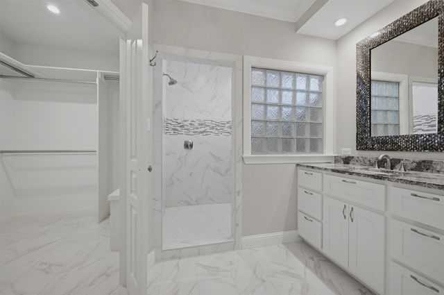 121 Bowie Drive, Gainesville, TX 76240