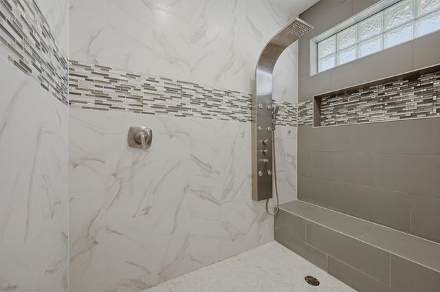 121 Bowie Drive, Gainesville, TX 76240