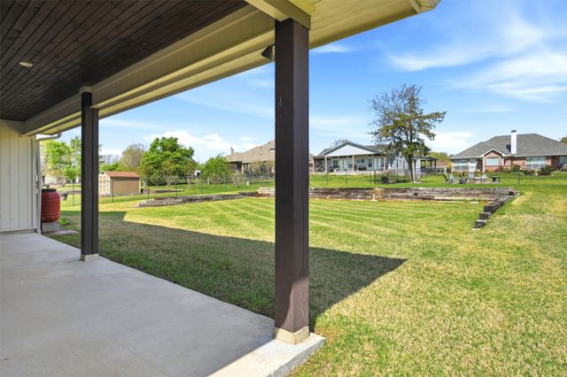 121 Bowie Drive, Gainesville, TX 76240