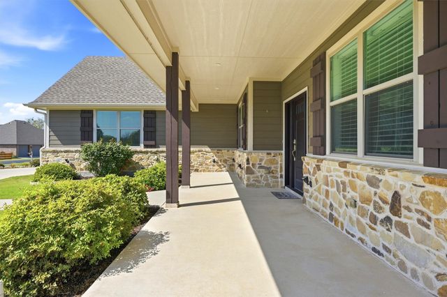 121 Bowie Drive, Gainesville, TX 76240