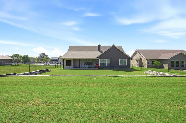 121 Bowie Drive, Gainesville, TX 76240