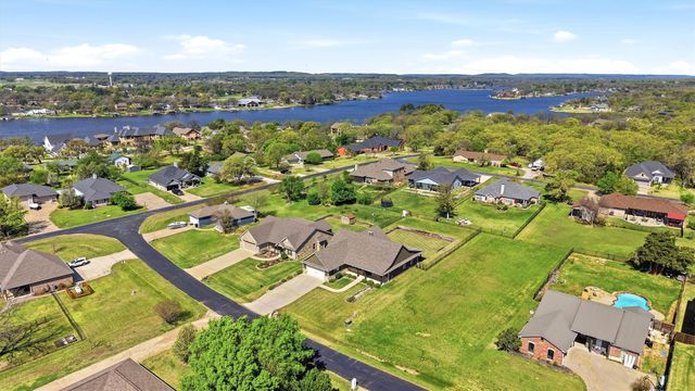 121 Bowie Drive, Gainesville, TX 76240