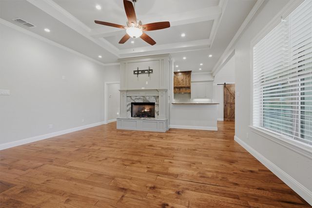 121 Bowie Drive, Gainesville, TX 76240