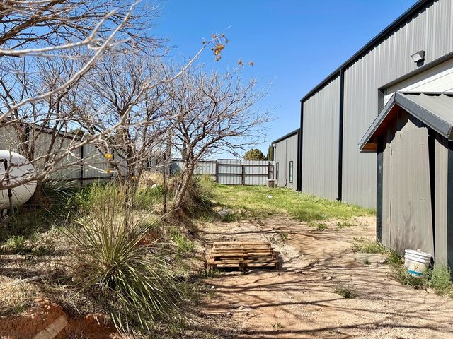 1905 W County Rd 137, Midland, TX 79706