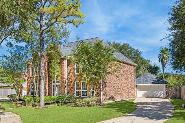 16802 Willow Bend Court, Sugar Land, TX 77479