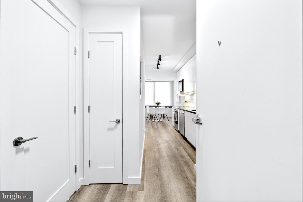 Image 13 of property listing at 700 ROEDER RD #105, Silver Spring, MD 20910