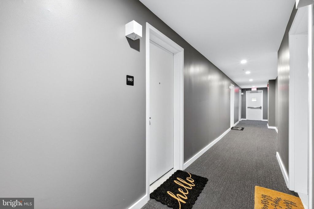 Image 17 of property listing at 700 ROEDER RD #105, Silver Spring, MD 20910