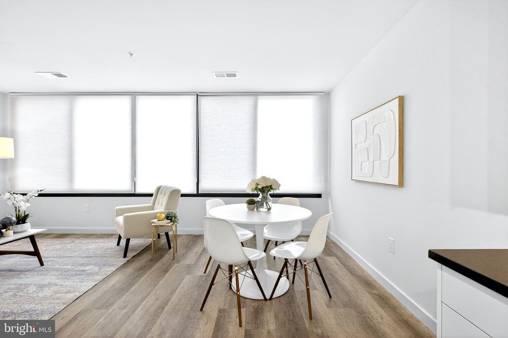 Image 6 of property listing at 700 ROEDER RD #105, Silver Spring, MD 20910