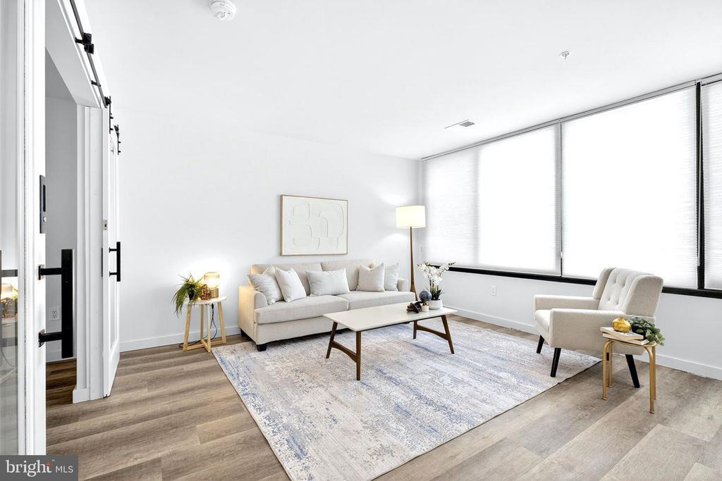 Image 7 of property listing at 700 ROEDER RD #105, Silver Spring, MD 20910