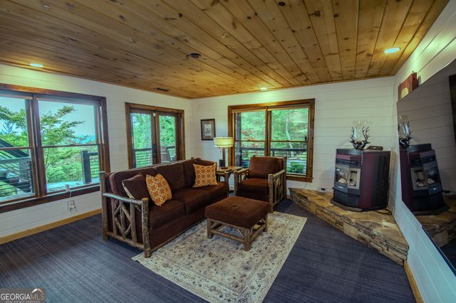 135 Bandit Lane, Blue Ridge, GA 30513