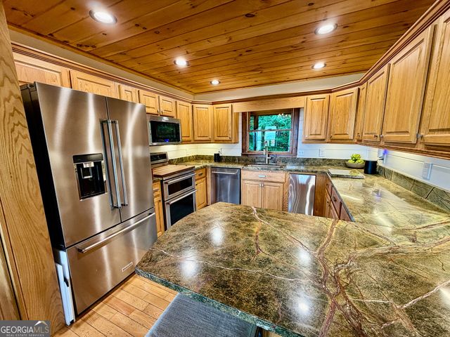 135 Bandit Lane, Blue Ridge, GA 30513