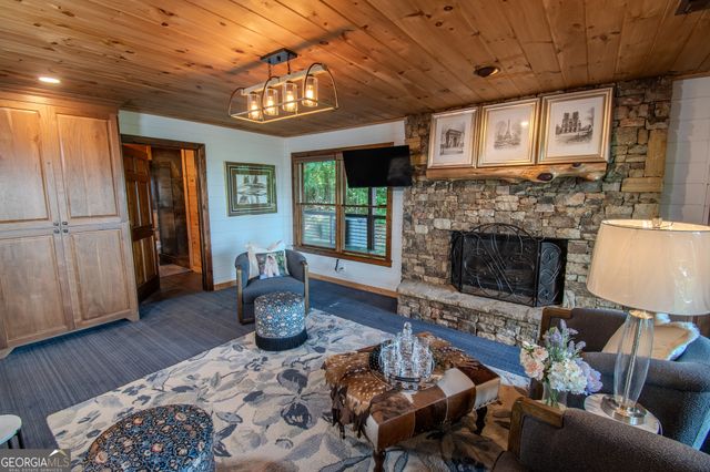 135 Bandit Lane, Blue Ridge, GA 30513