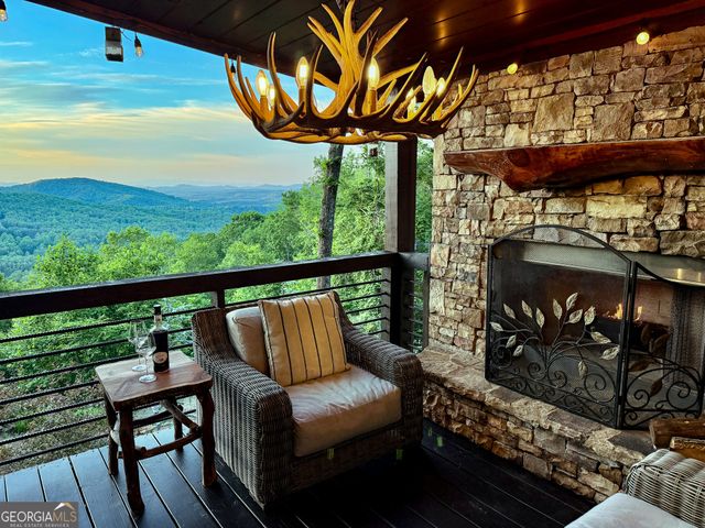 135 Bandit Lane, Blue Ridge, GA 30513