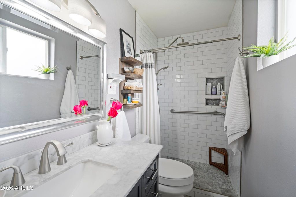 Image 20 of property listing at 720 N 72ND Place, Scottsdale, AZ 85257