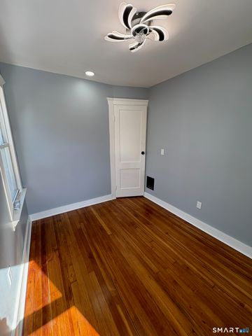 50 Collins Street, Hamden, CT 06514