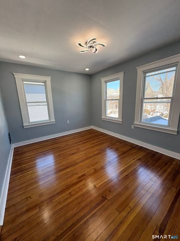 50 Collins Street, Hamden, CT 06514