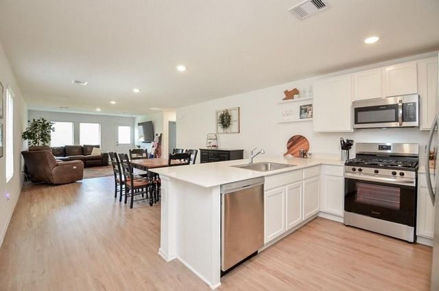 342 Birch Blossom Path, Magnolia, TX 77354