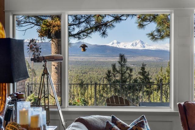 1748 NW Farewell Drive, Bend, OR 97703